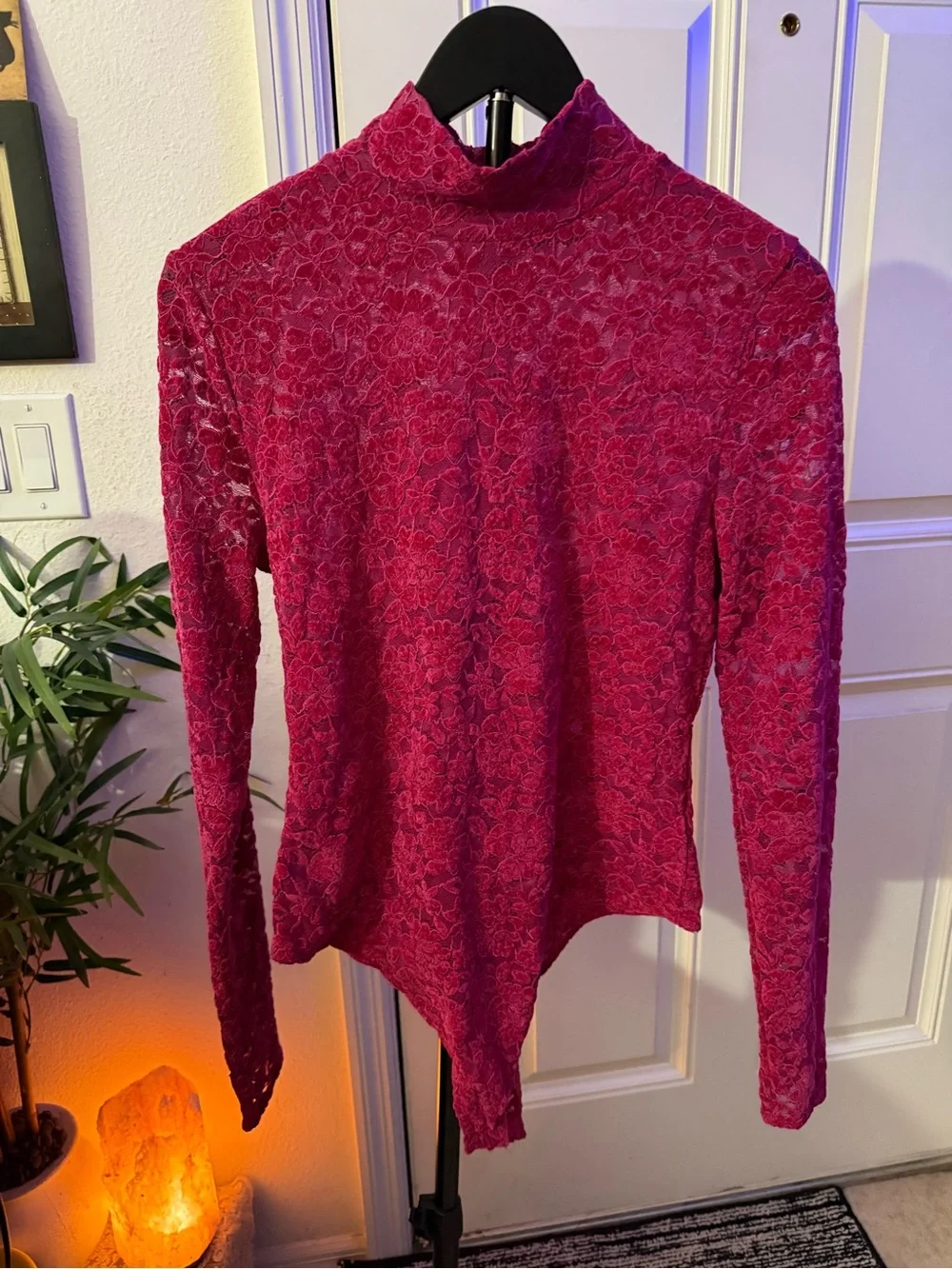 Steve Madden Cassi Lace Bodysuit Magenta Mock Neck L